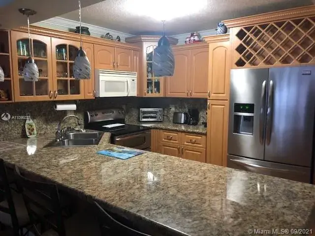 1 bedroom 1 bath Residential Lease for rent at 3725 S Ocean Dr # 1021, Hollywood FL 33019