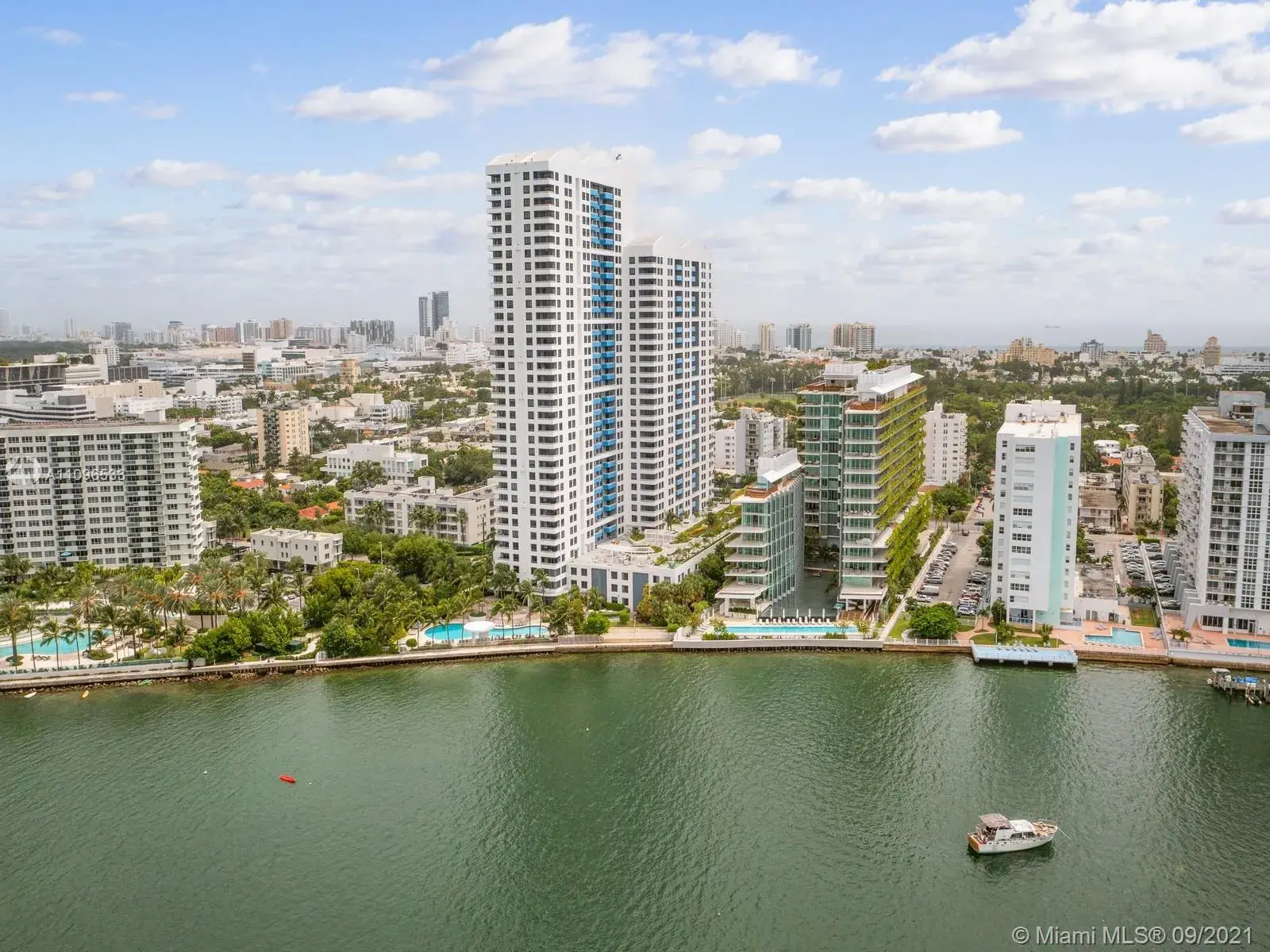 1 bedroom 1 bath Residential Lease for rent at 1330 West Ave # 1612, Miami Beach FL 33139