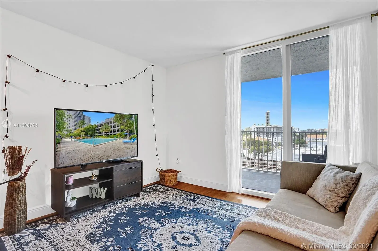 850 N Miami Ave # 906, Miami FL 33136