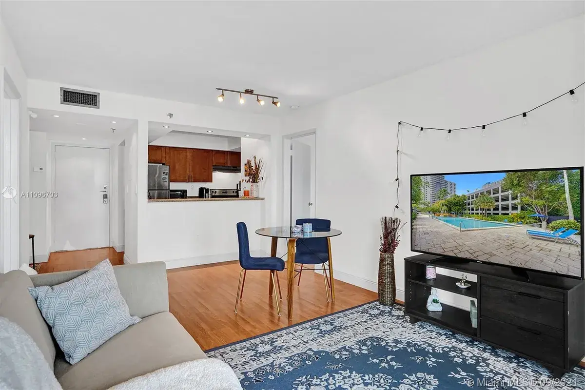 850 N Miami Ave # 906, Miami FL 33136