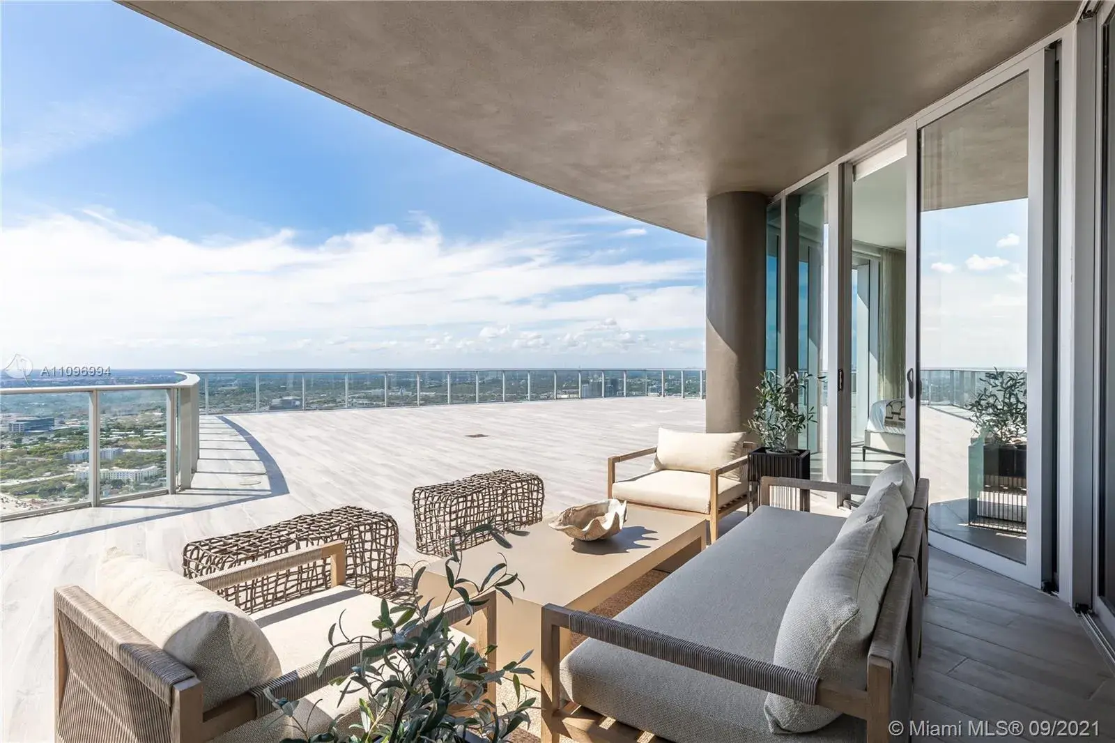 4 bedroom 5 bath for sale at 851 NE 1st Ave # 5202, Miami FL 33132
