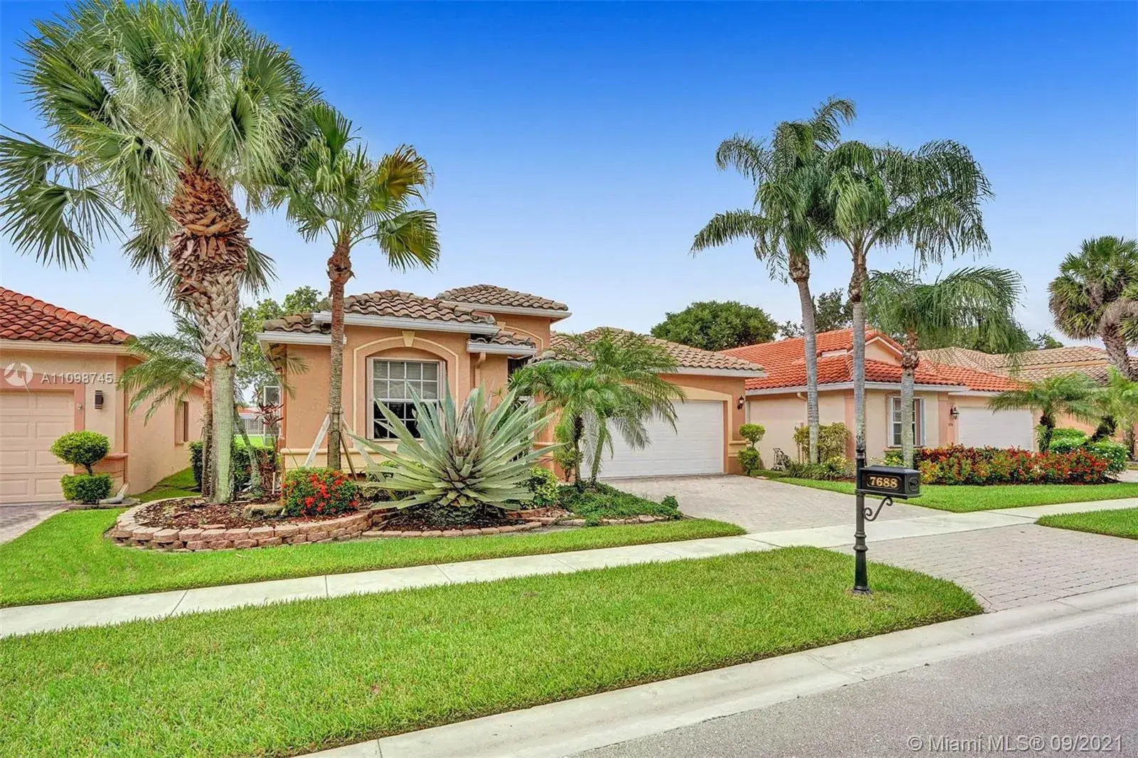 7688 Trapani Ln, Boynton Beach FL 33472