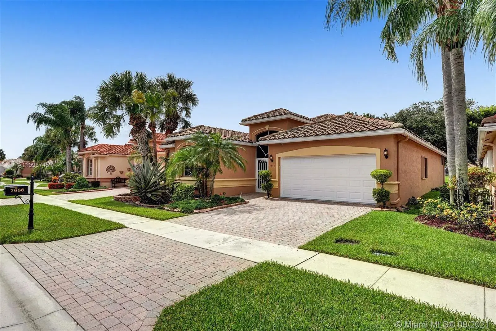 7688 Trapani Ln, Boynton Beach FL 33472