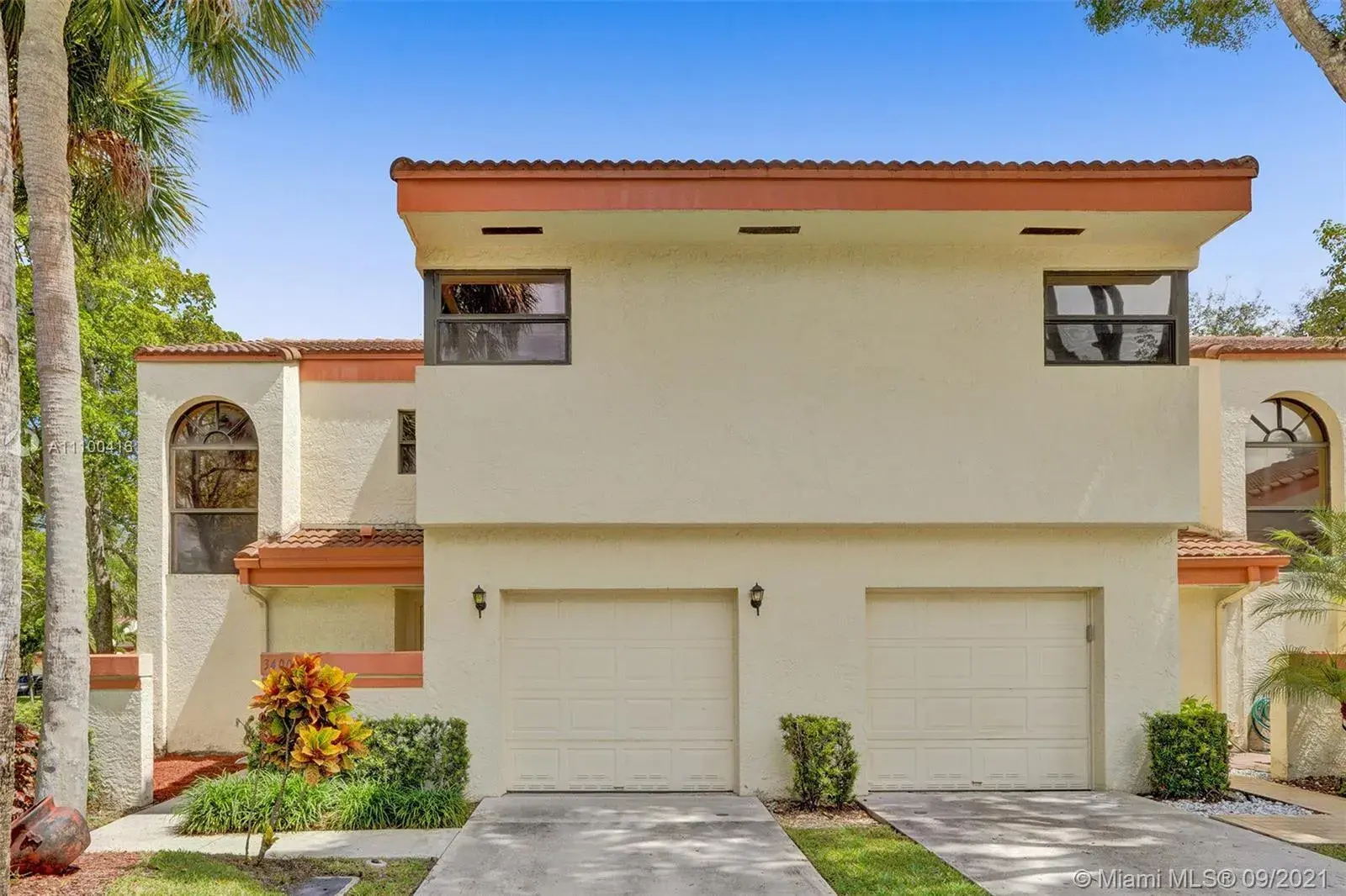 2 bedroom 2 bath Residential for sale at 3400 Emerald Oaks Dr # 801, Hollywood FL 33021
