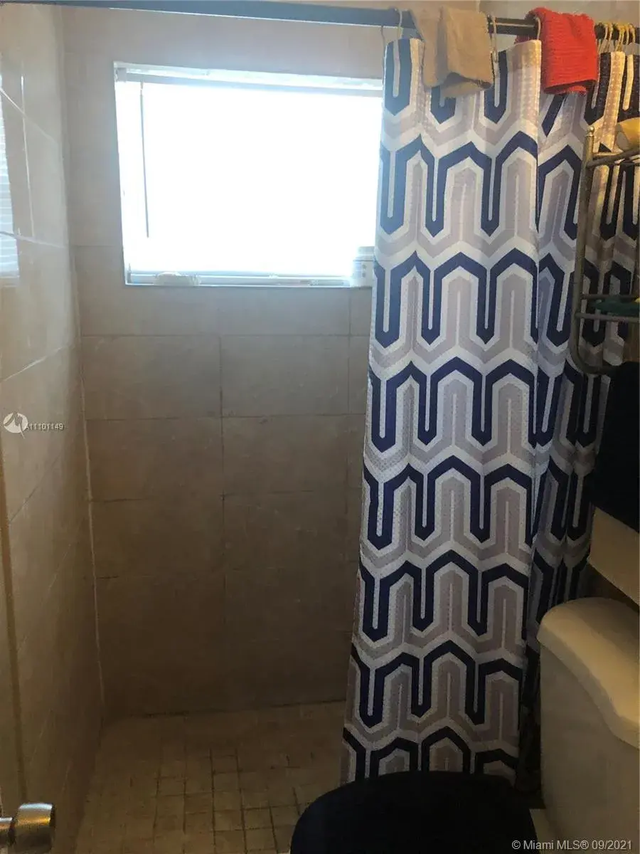 2960 NW 160th St, Miami Gardens FL 33054