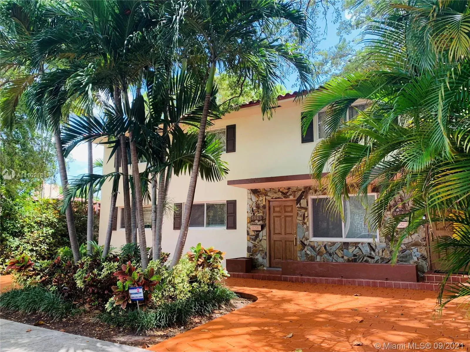 3 bedroom 2 bath Residential Lease for rent at 3685 SW 3rd Ave, Miami FL 33145