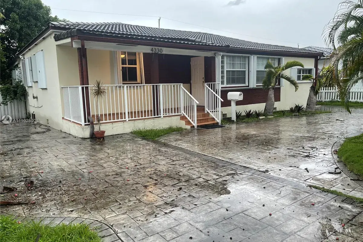 4330 SW 2nd St, Miami FL 33134