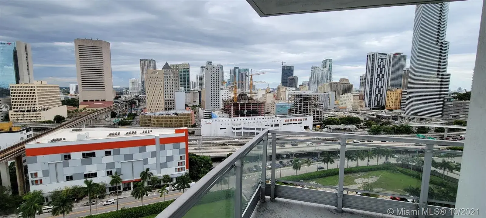 1 bedroom 1 bath Residential for sale at 90 SW 3rd St # 1805, Miami FL 33130