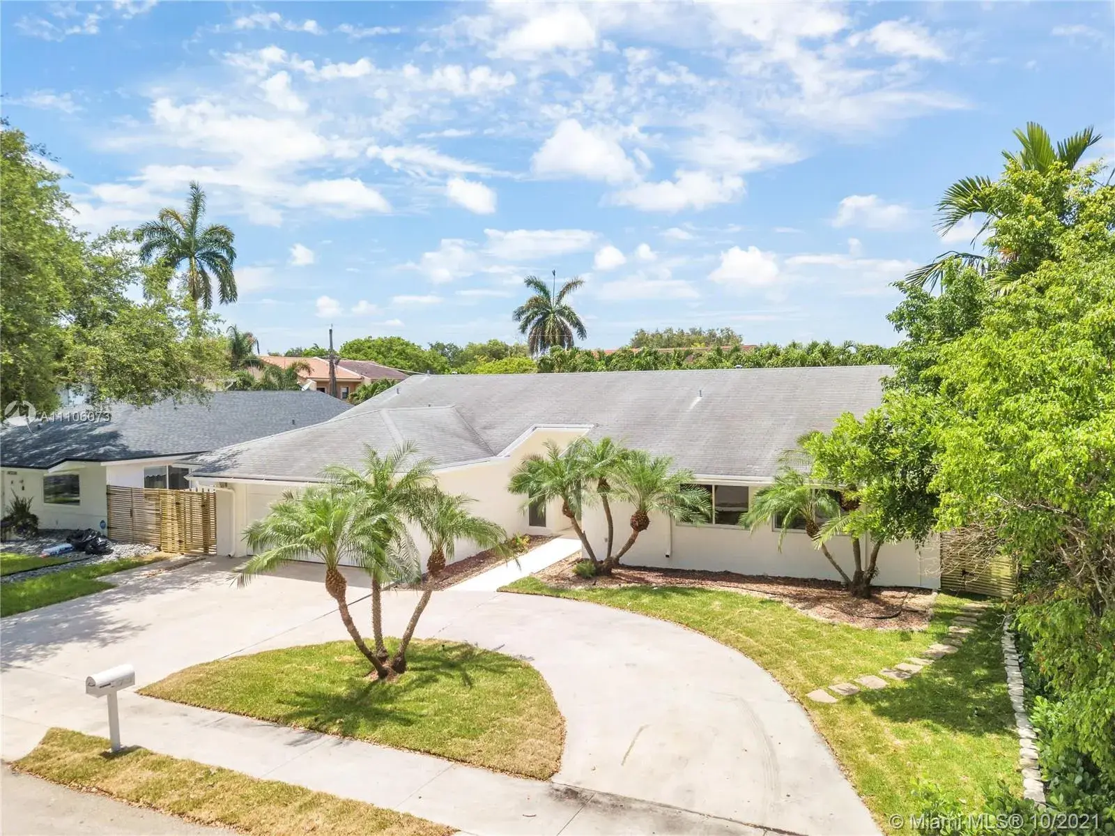 3721 Simms St, Hollywood FL 33021