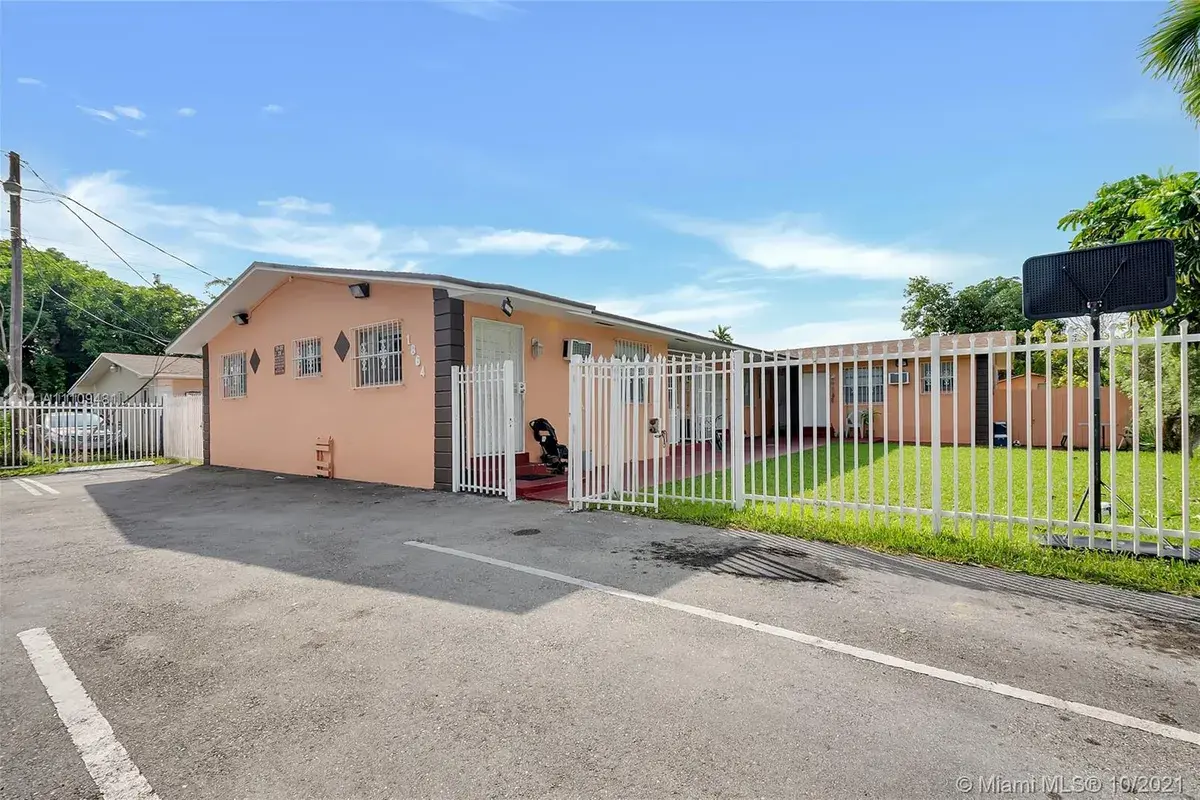 1864 NW 28th St, Miami FL 33142