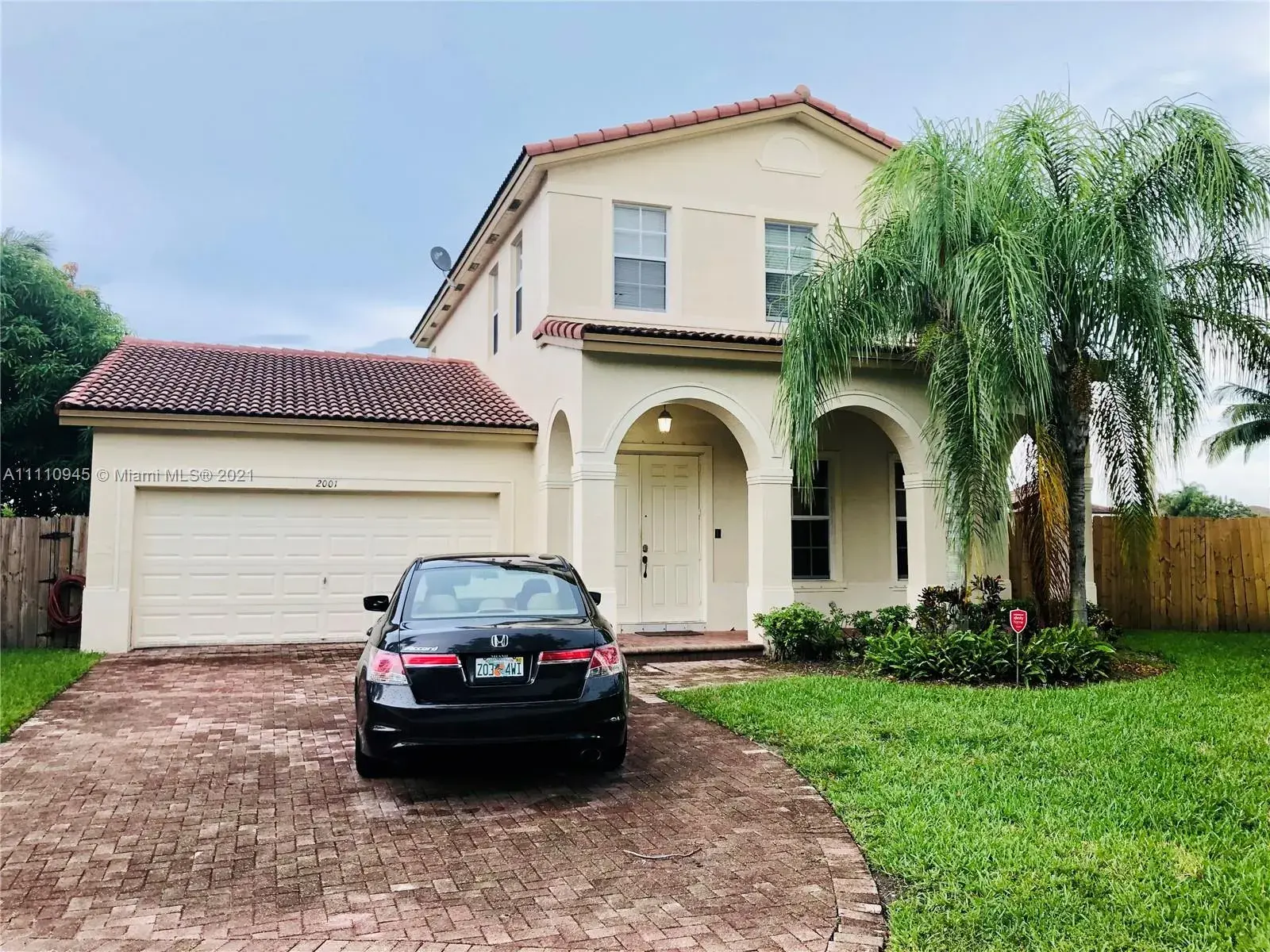 4 bedroom 4 bath Residential for sale at 2001 NE 40th Rd, Homestead FL 33033