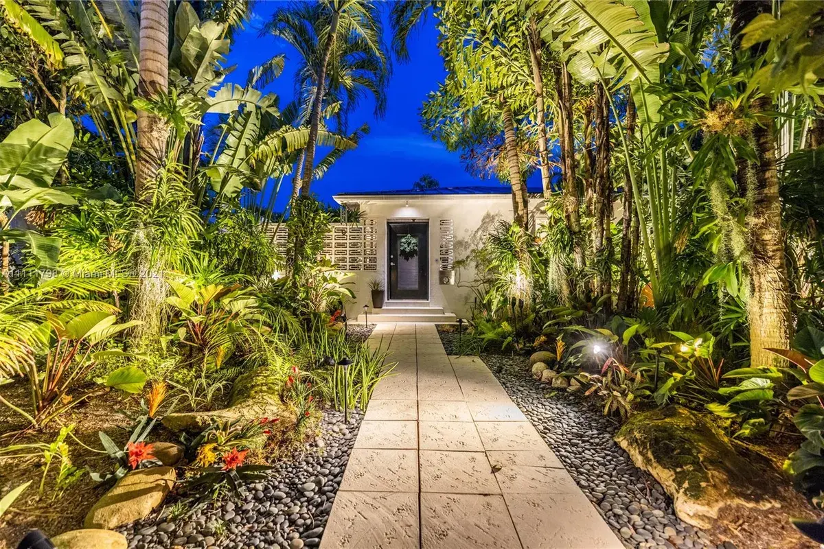 4271 Alton Rd, Miami Beach FL 33140