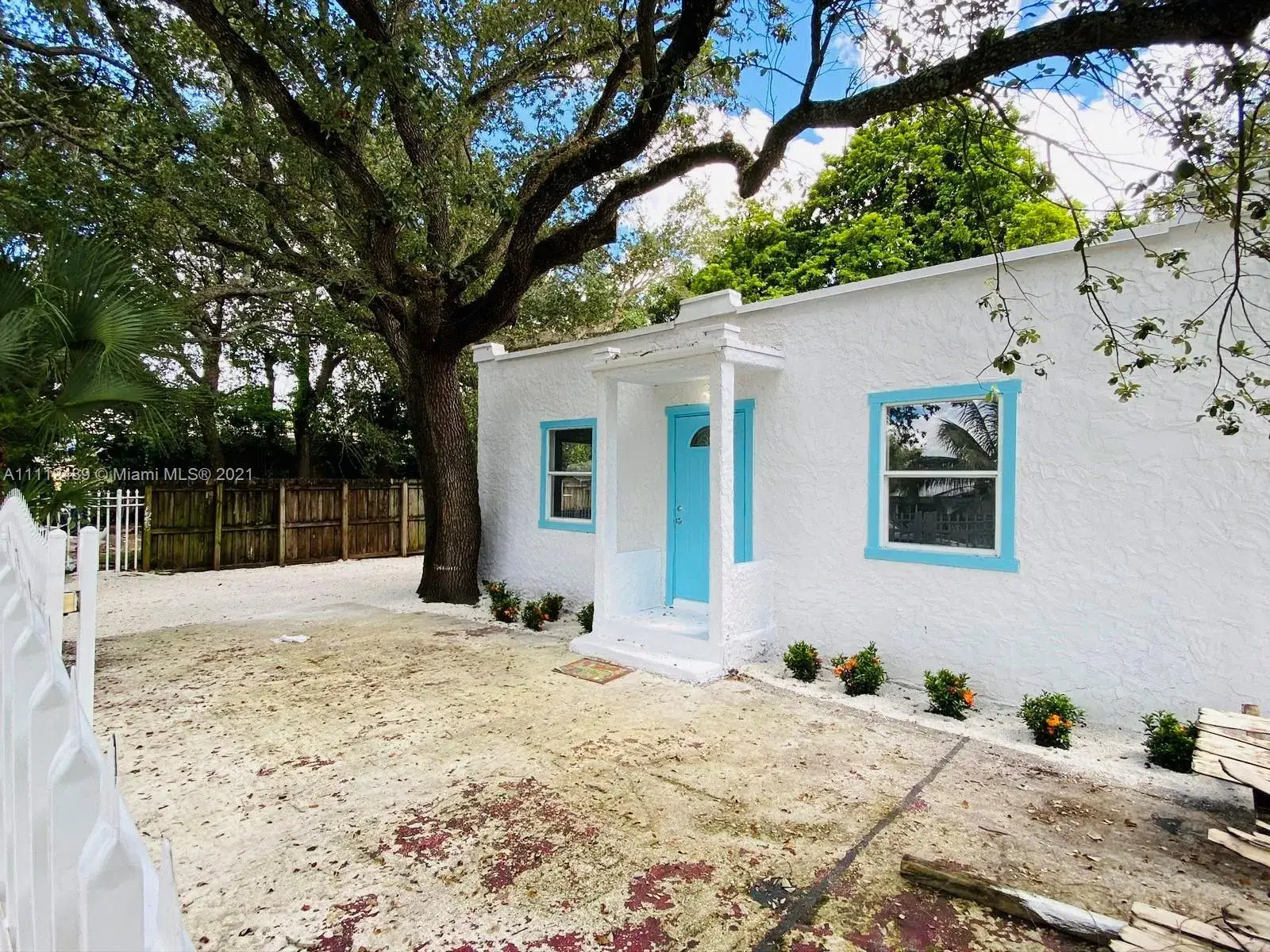 870 NW 100th St, Miami FL 33150
