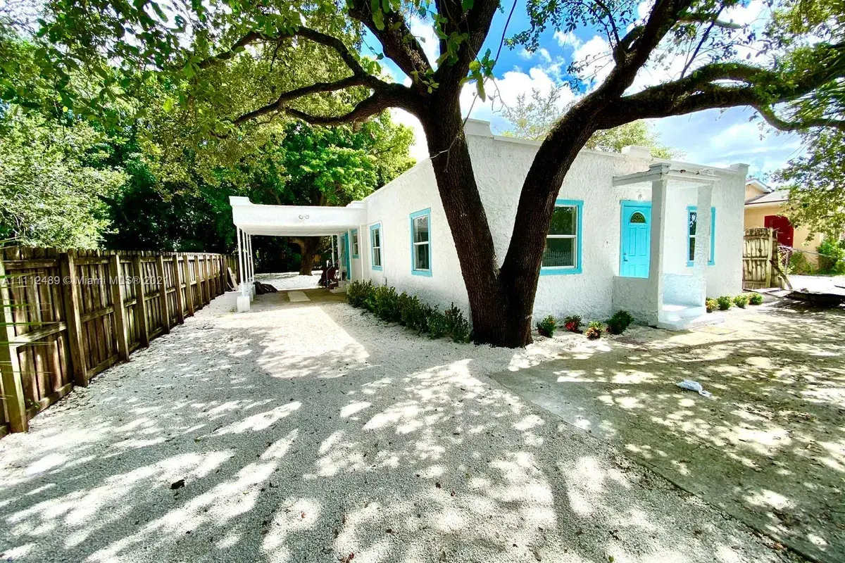 870 NW 100th St, Miami FL 33150
