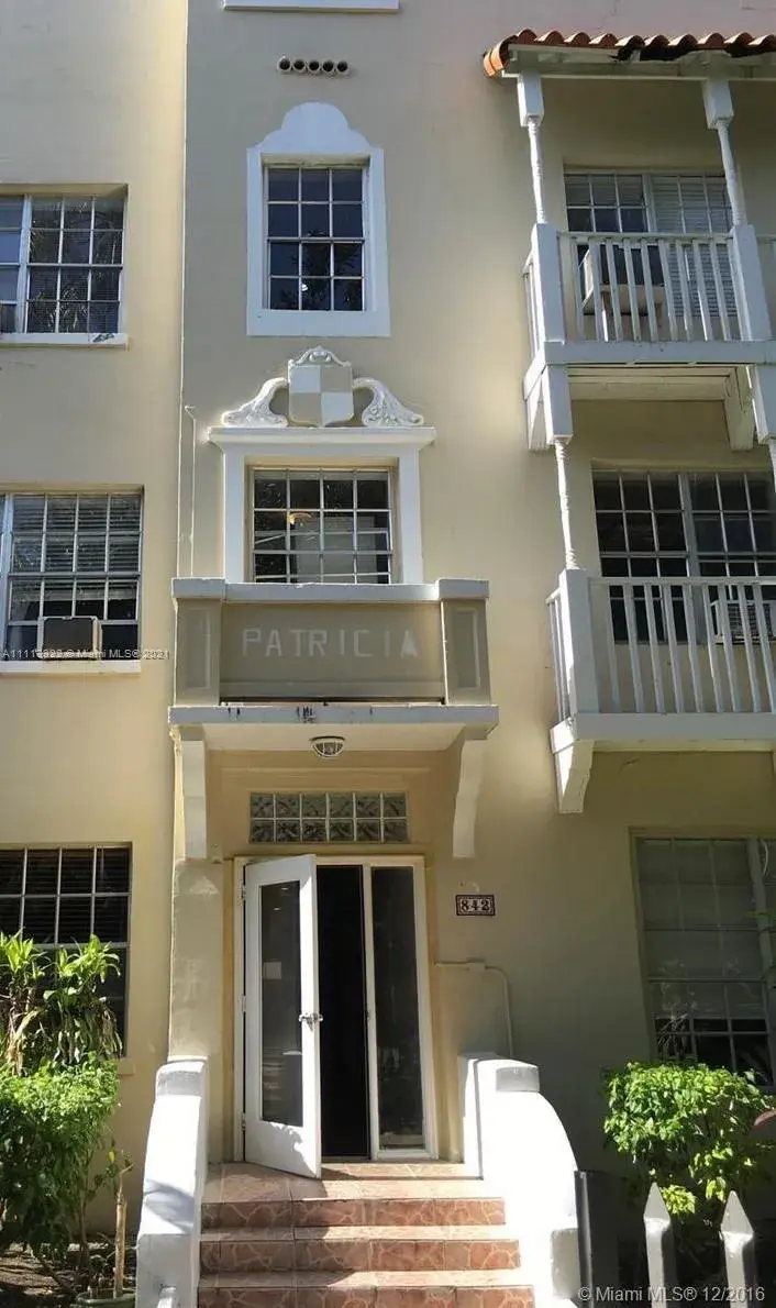 1 bedroom 1 bath Residential for sale at 842 Meridian Ave # 3A, Miami Beach FL 33139