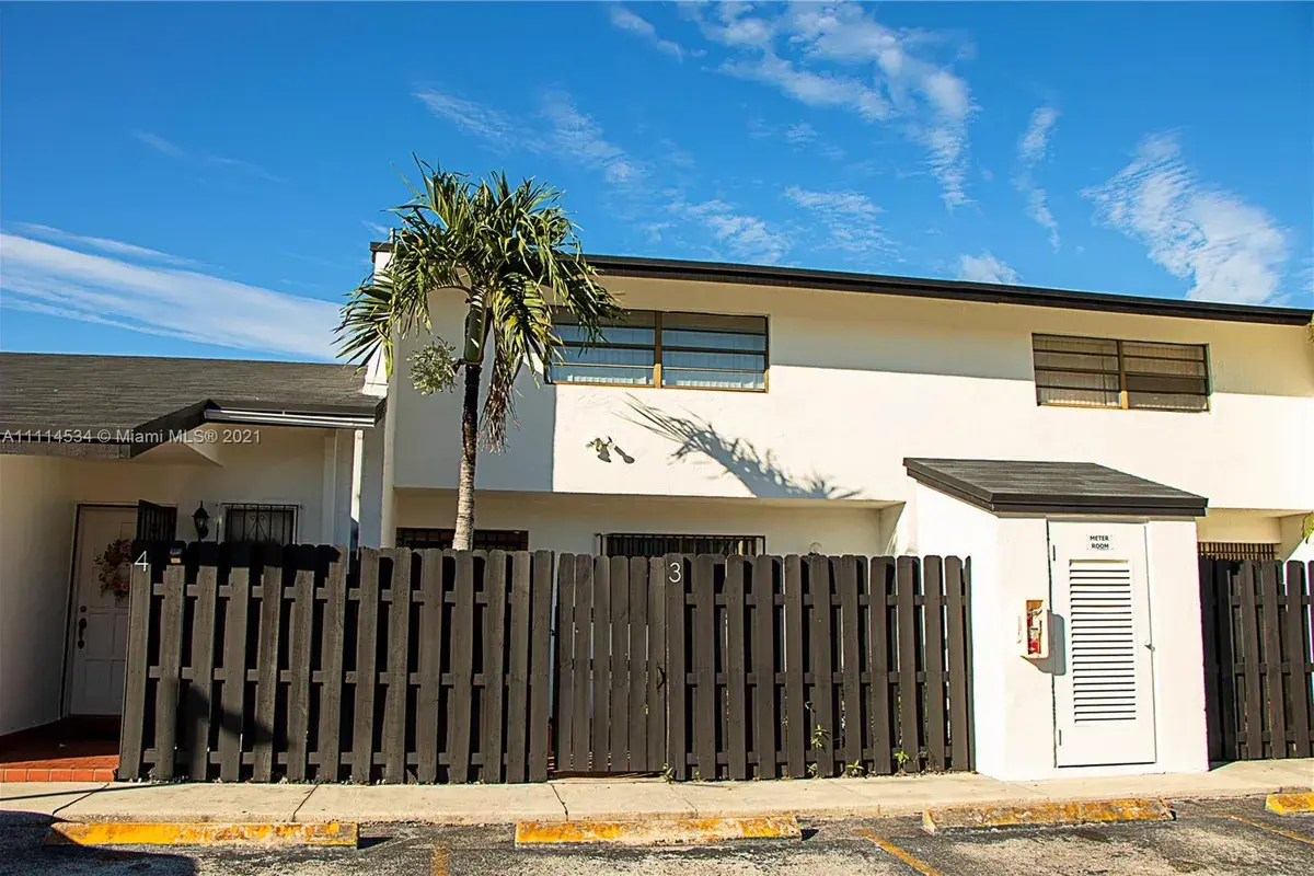1122 SW 87th Ave # B3, Miami FL 33174