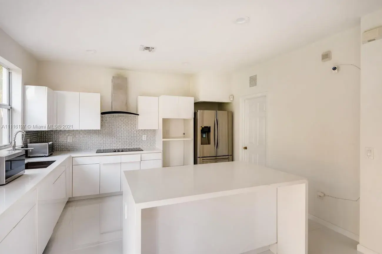 2944 NE 2nd Dr, Homestead FL 33033