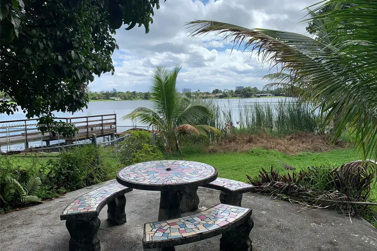 1810 NE 193rd St, Miami FL 33179