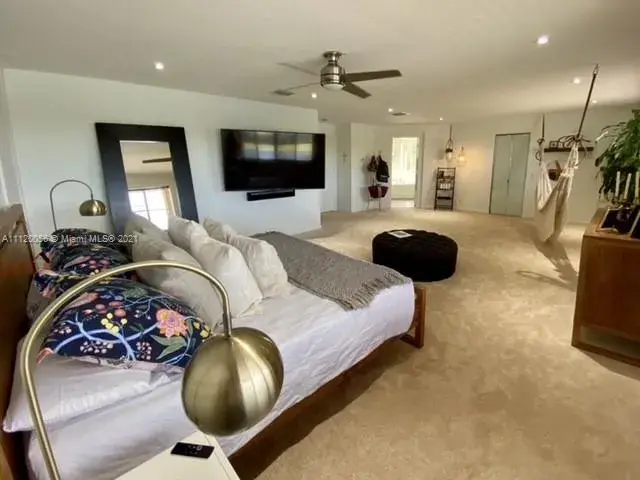 2132 Quail Roost Dr, Weston FL 33327