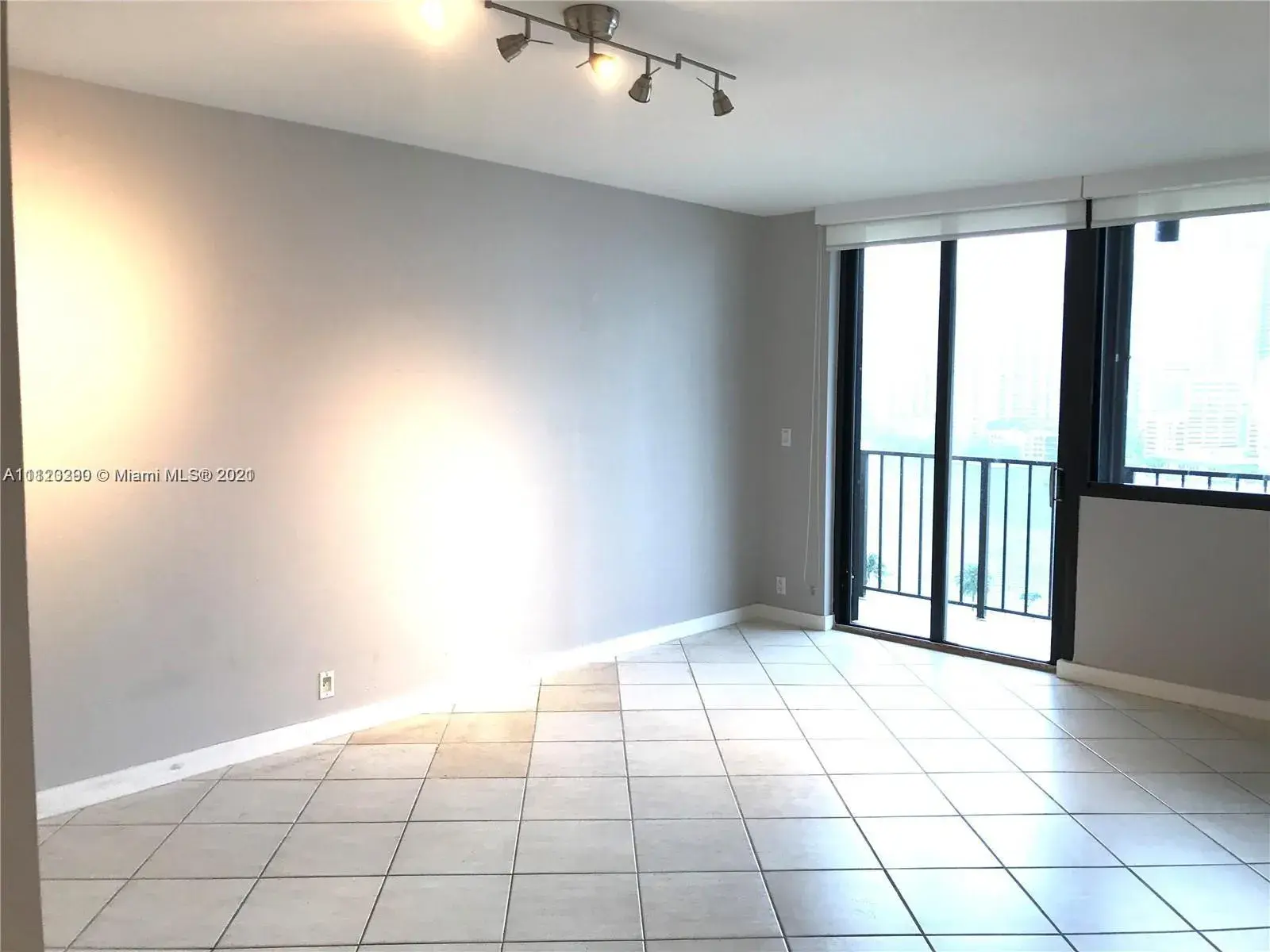 520 Brickell Key Dr # A1717, Miami FL 33131
