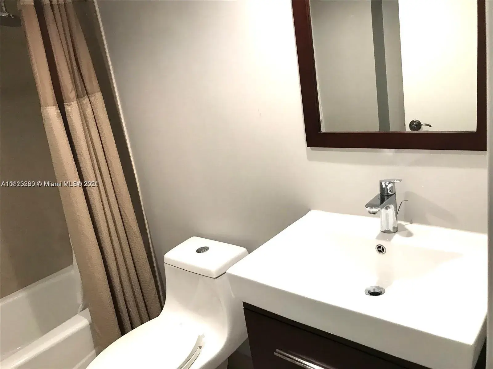 520 Brickell Key Dr # A1717, Miami FL 33131