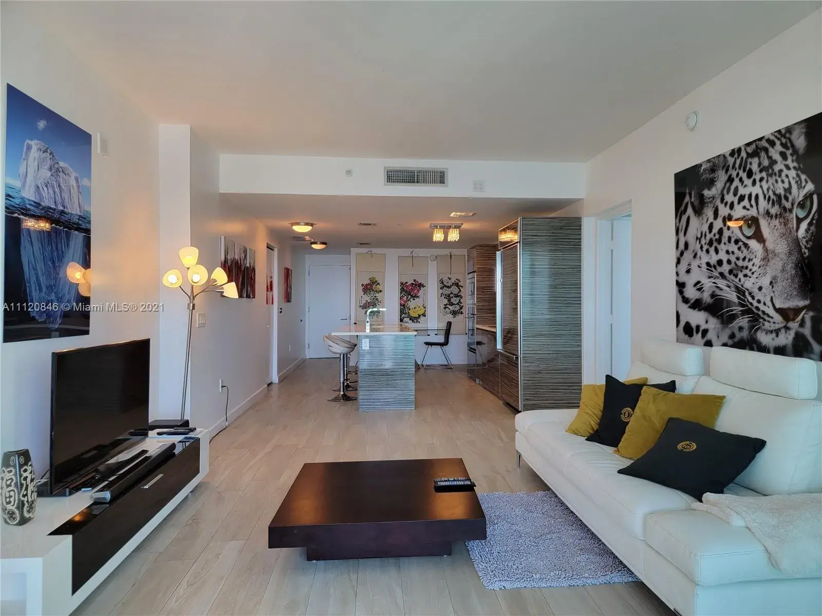 1 bedroom 1 bath Residential Lease for rent at 460 NE 28th St # 1902, Miami FL 33137