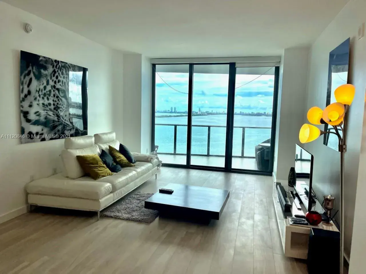 460 NE 28th St # 1902, Miami FL 33137