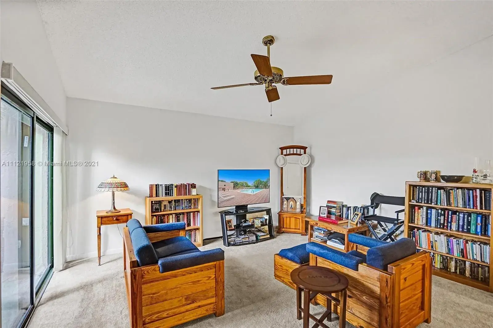 1207 NW 123rd Ave, Pembroke Pines FL 33026