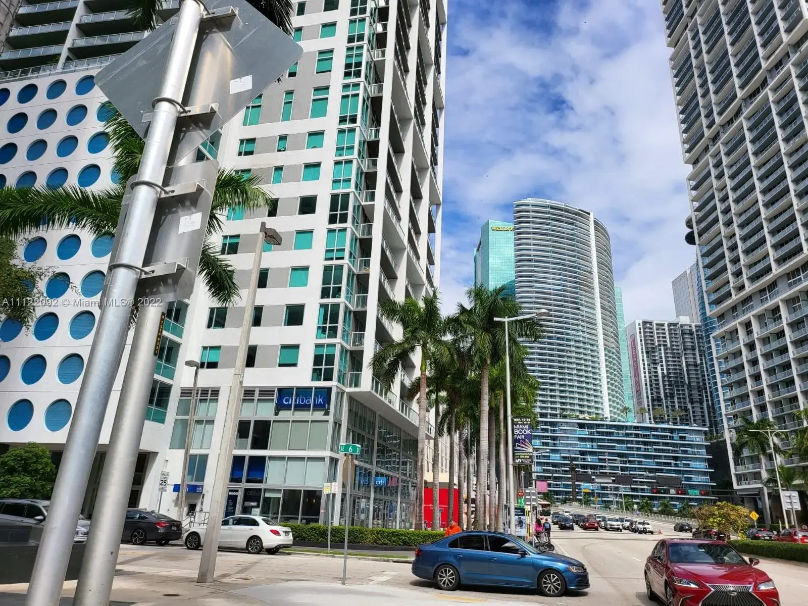 2 bedroom 2 bath Residential for sale at 500 Brickell Ave # 3405, Miami FL 33131