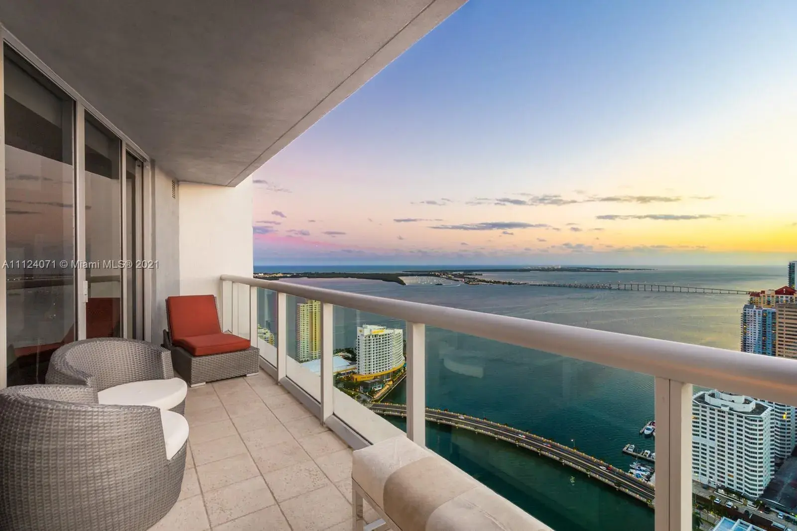 2 bedroom 2 bath Residential for sale at 495 Brickell Ave # 4805, Miami FL 33131