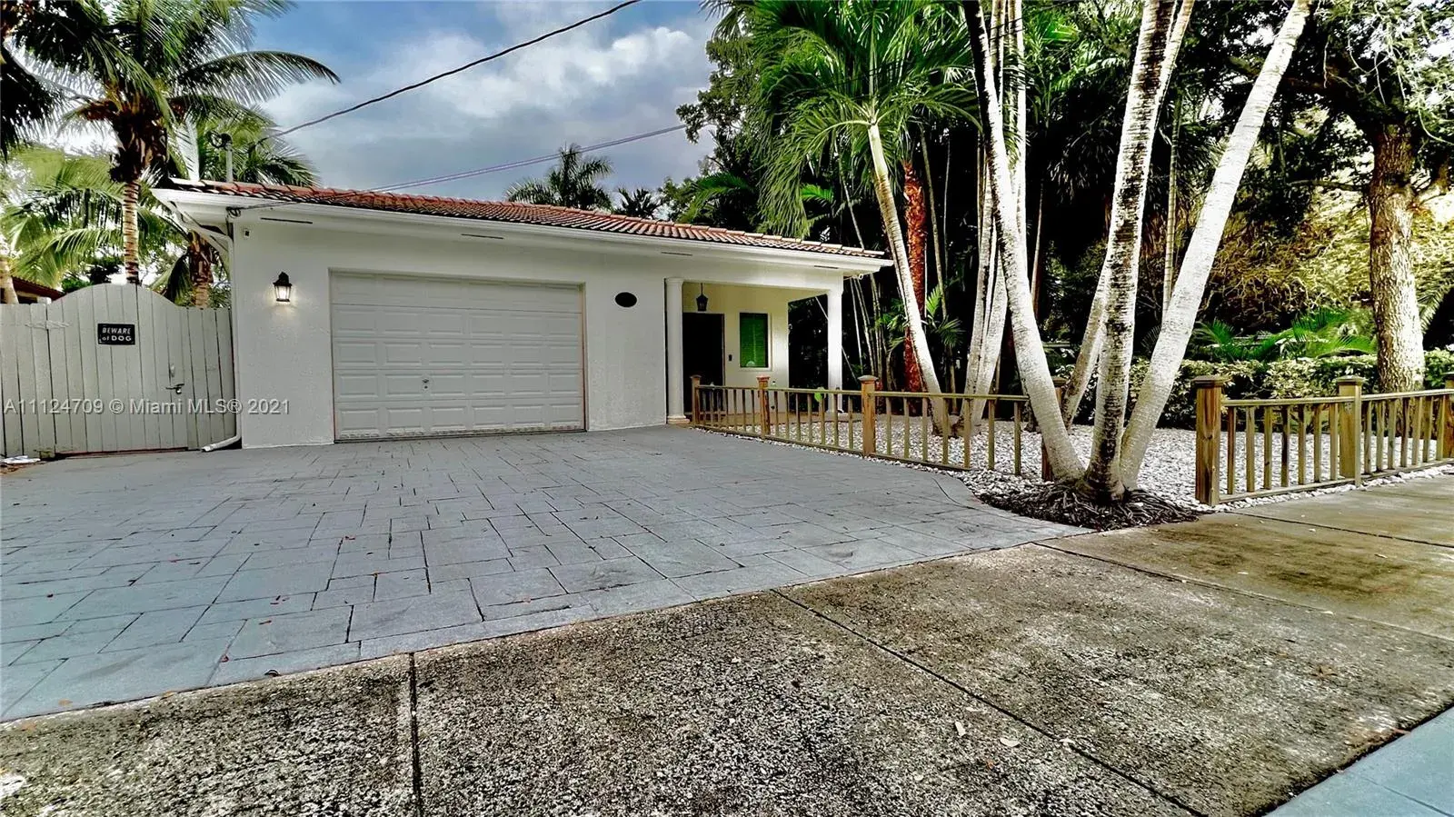 3 bedroom 2 bath Residential for sale at 11843 W Biscayne Canal Rd, Miami FL 33161