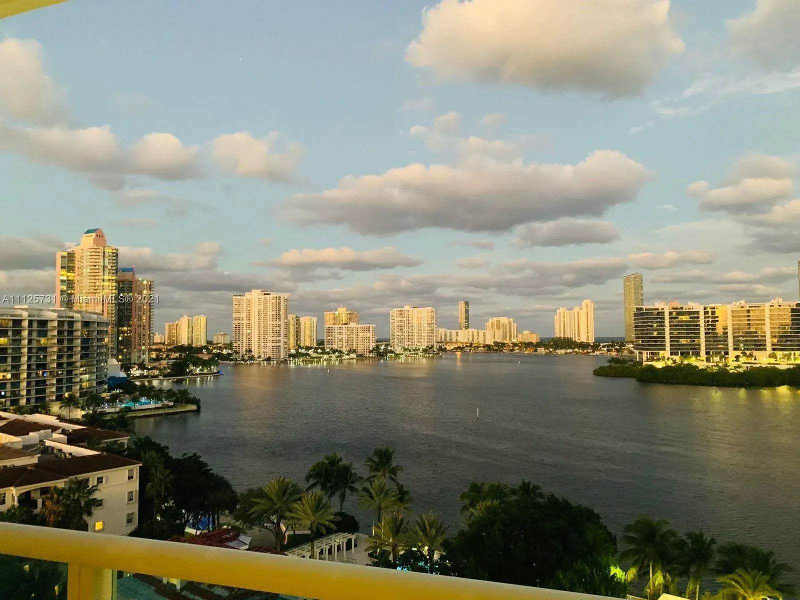 2 bedroom 2 bath Residential for sale at 3301 NE 183rd St # 1105, Aventura FL 33160