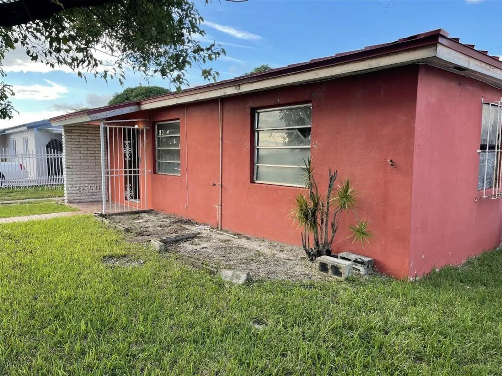 6731 SW 7th St, Miami FL 33144