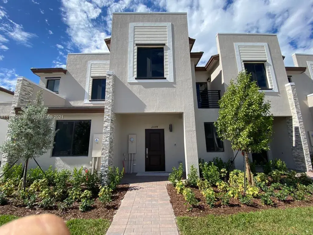 3 bedroom 2 bath Residential for sale at 21044 NE 8th Ave, Miami FL 33179