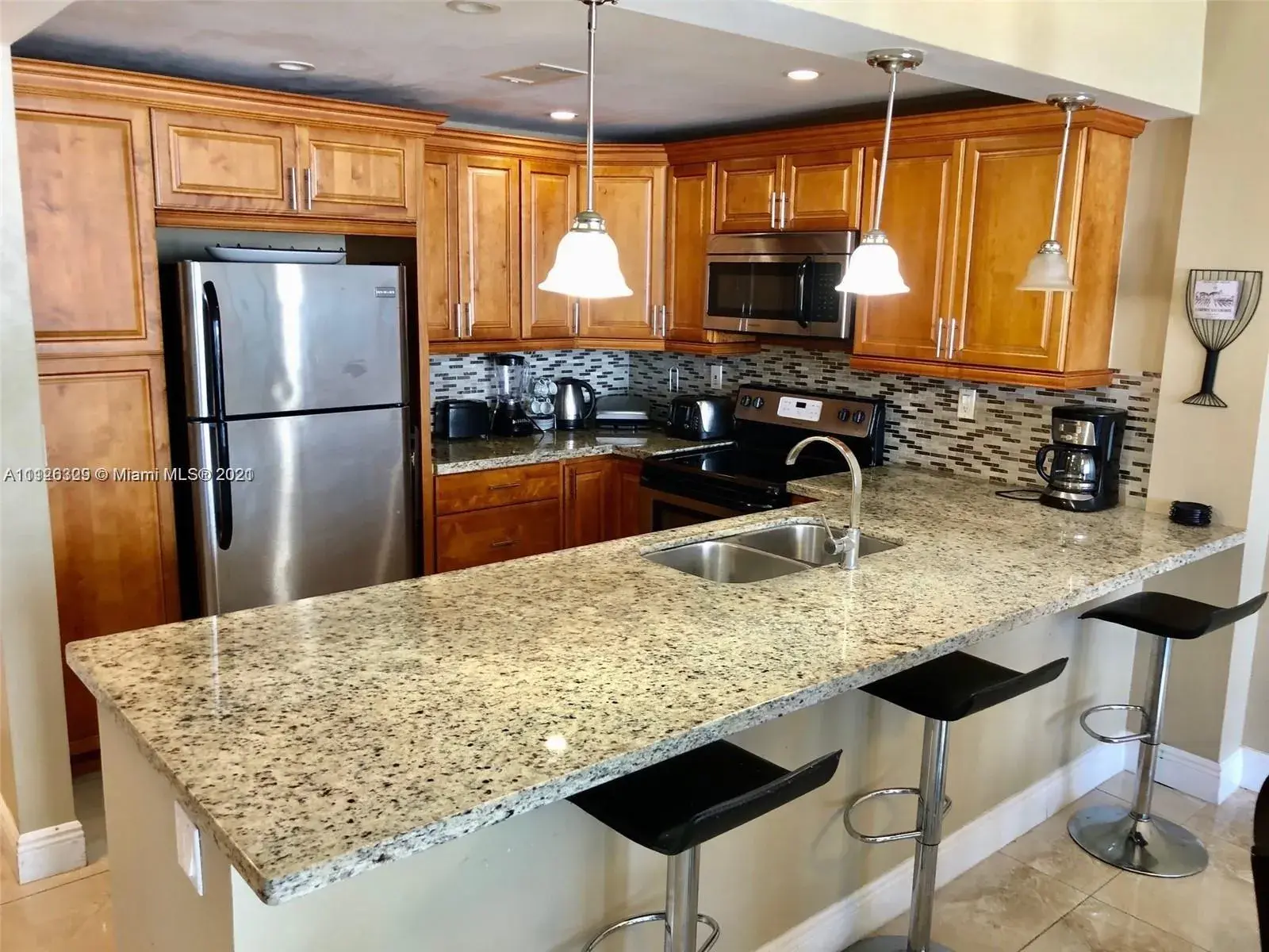 1 bedroom 1 bath Residential for sale at 3725 S Ocean Dr # 1605, Hollywood FL 33019