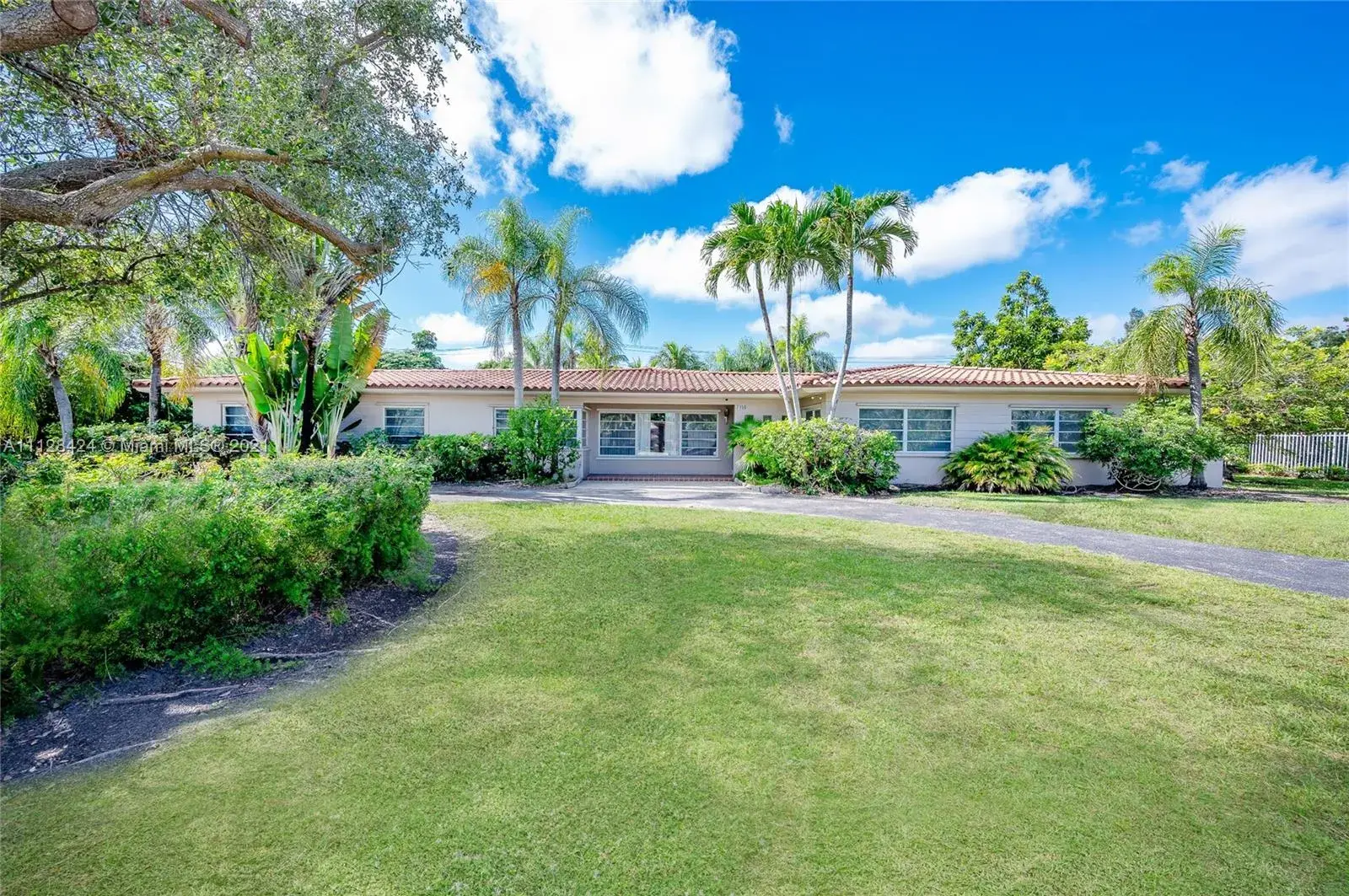 3 bedroom 2 bath Residential for sale at 7150 SW 77th Pl, Miami FL 33143