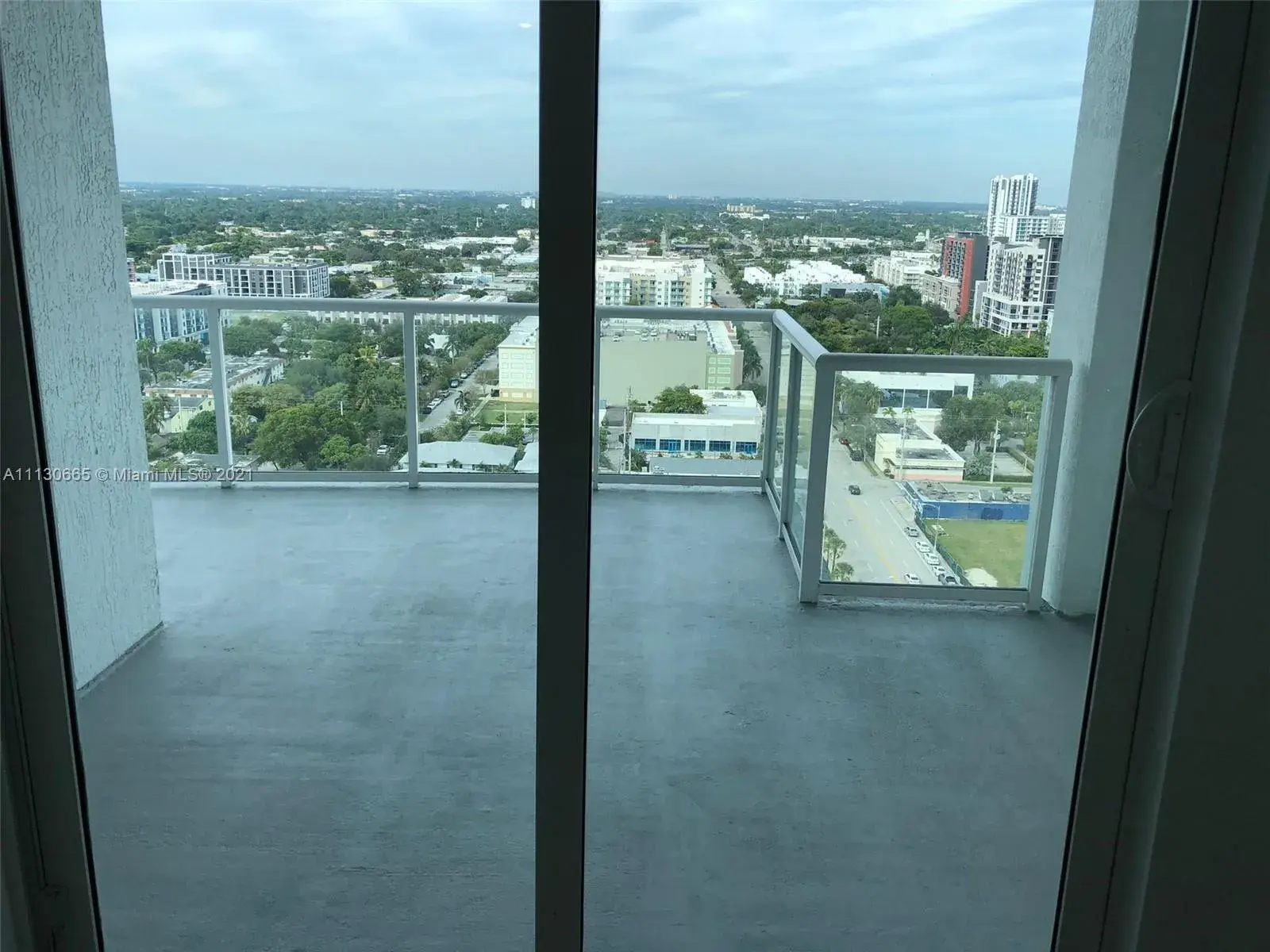 1 bedroom 1 bath Residential for sale at 315 NE 3rd Ave # 2009, Fort Lauderdale FL 33301