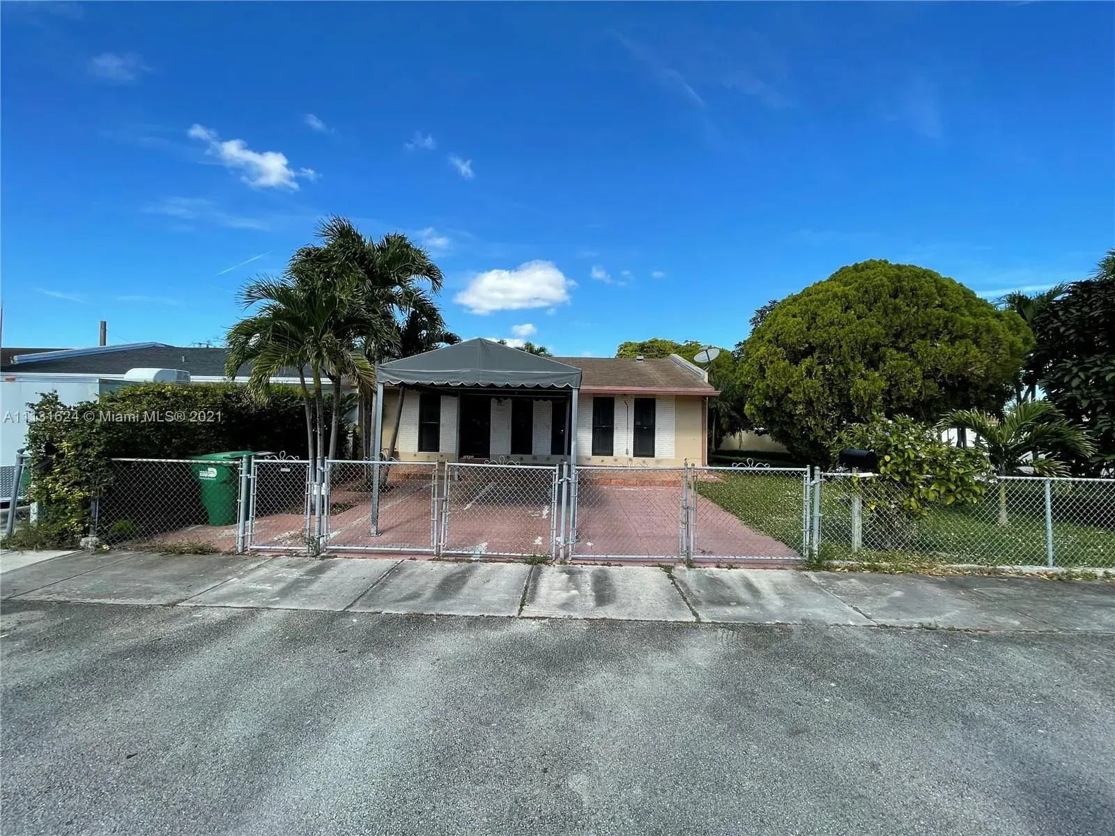 3 bedroom 1 bath Residential Lease for rent at 12933 SW 47th Ter, Miami FL 33175