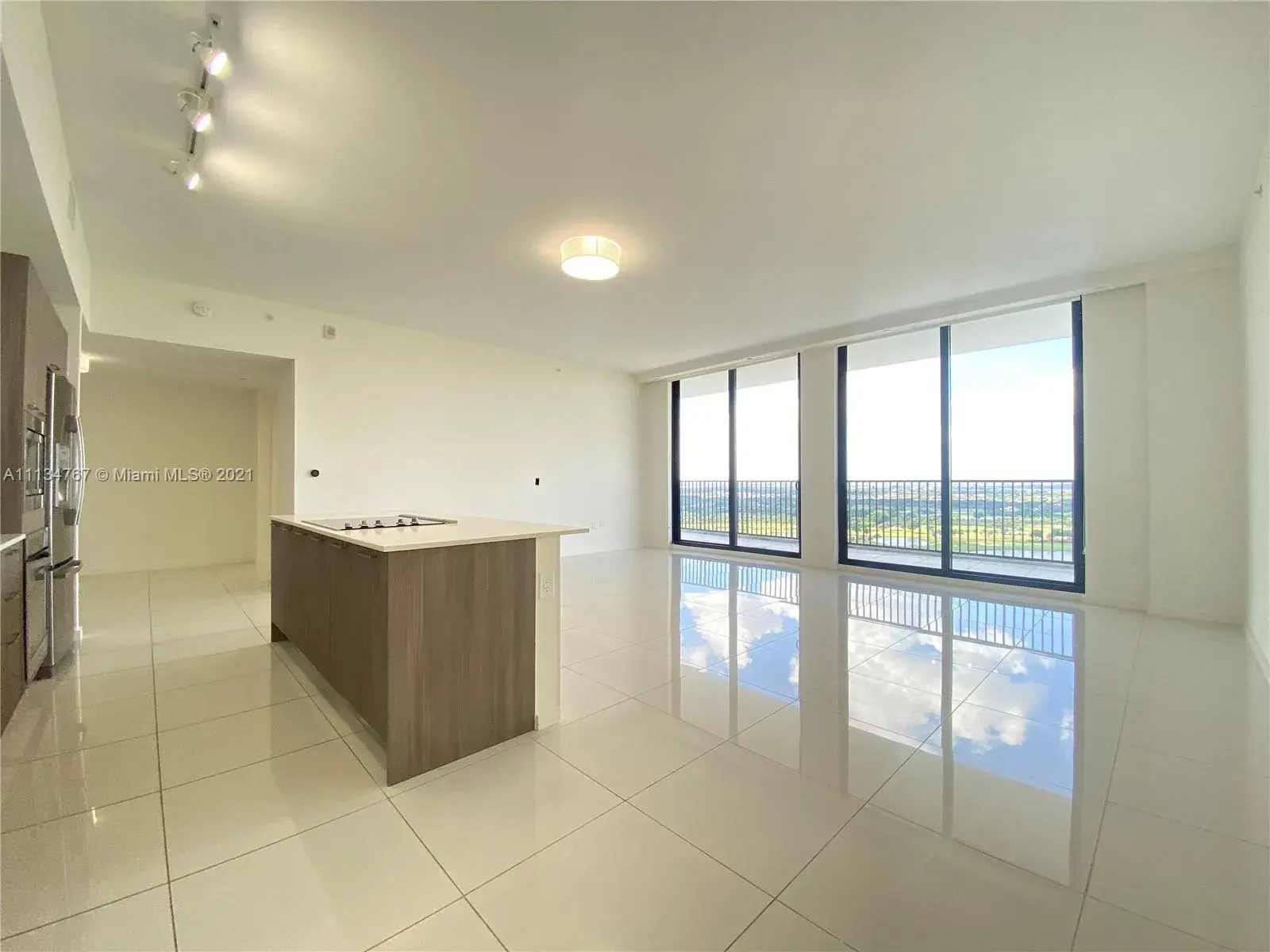 3 bedroom 2 bath Residential for sale at 5252 NW 85th Ave, Doral FL 33178