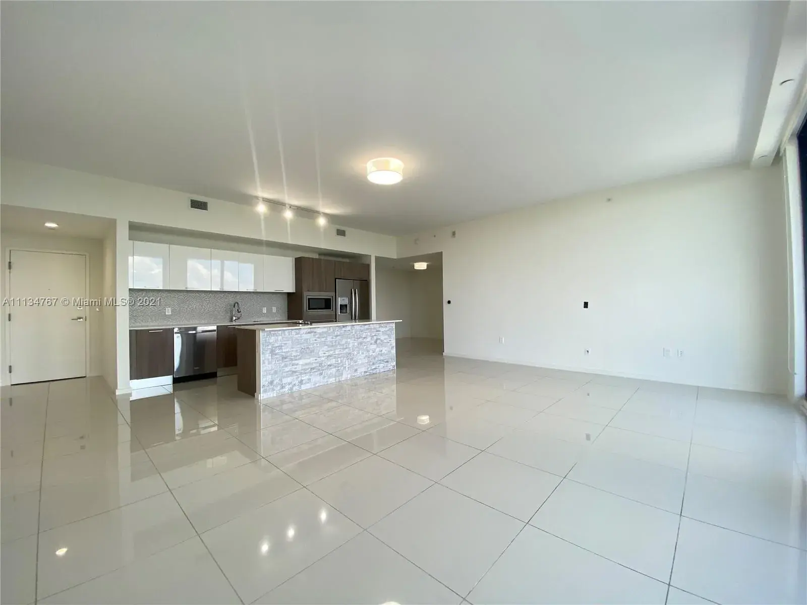 5252 NW 85th Ave, Doral FL 33178