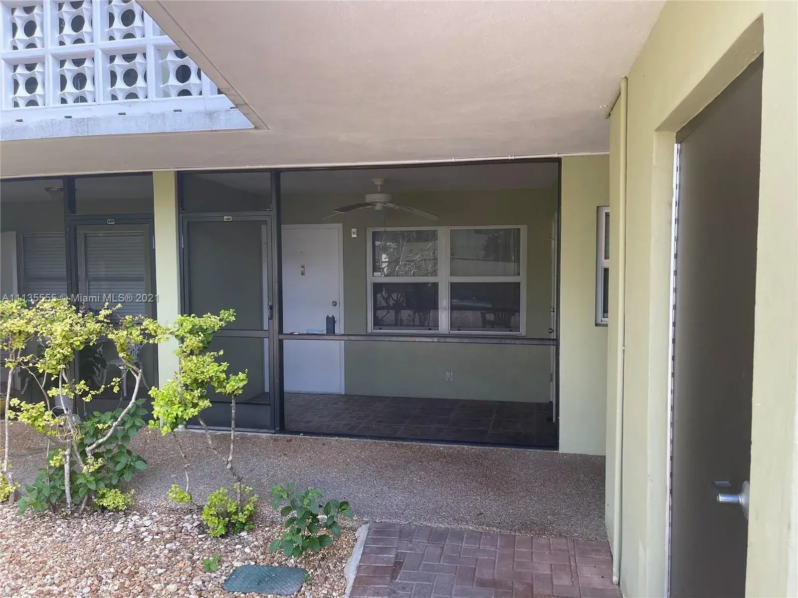 1 bedroom 1 bath Residential for sale at 1425 Arthur St # 115B, Hollywood FL 33020