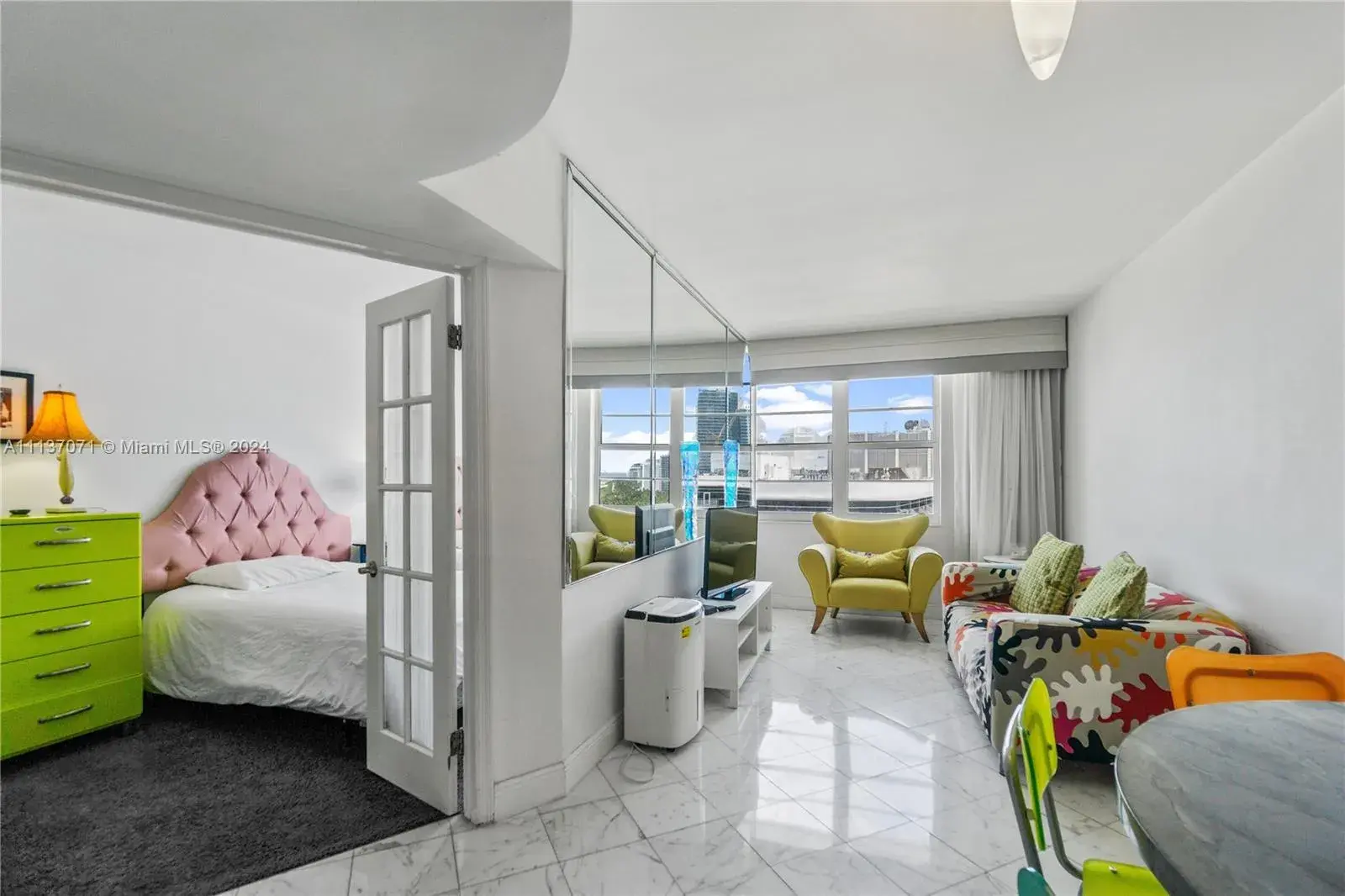 1 bedroom 1 bath for rent at 100 Lincoln Rd # 1531, Miami Beach FL 33139