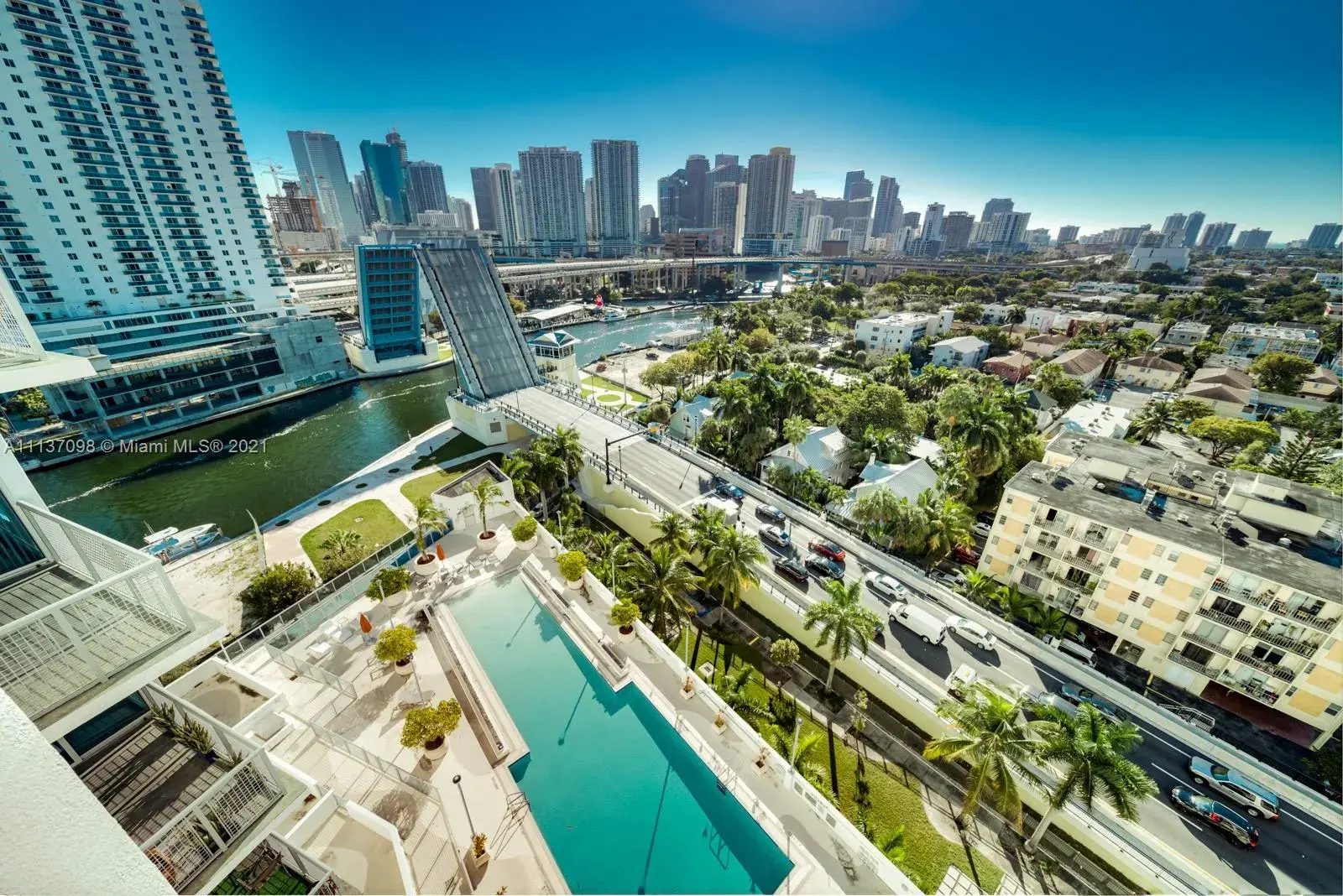2 bedroom 2 bath Residential for sale at 10 SW South River Dr # 1406, Miami FL 33130