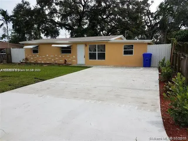 3 bedroom 1 bath Residential Lease for rent at 5620 Freedom St, Hollywood FL 33021