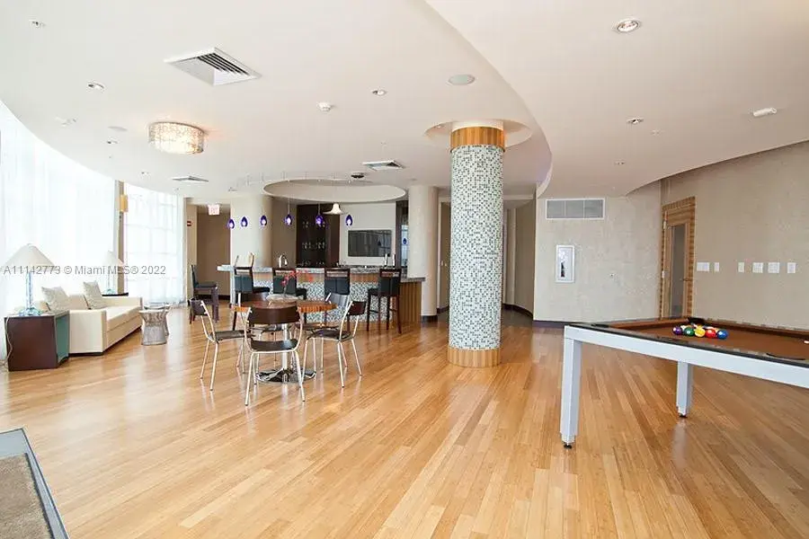 253 NE 2nd St # 1807, Miami FL 33132