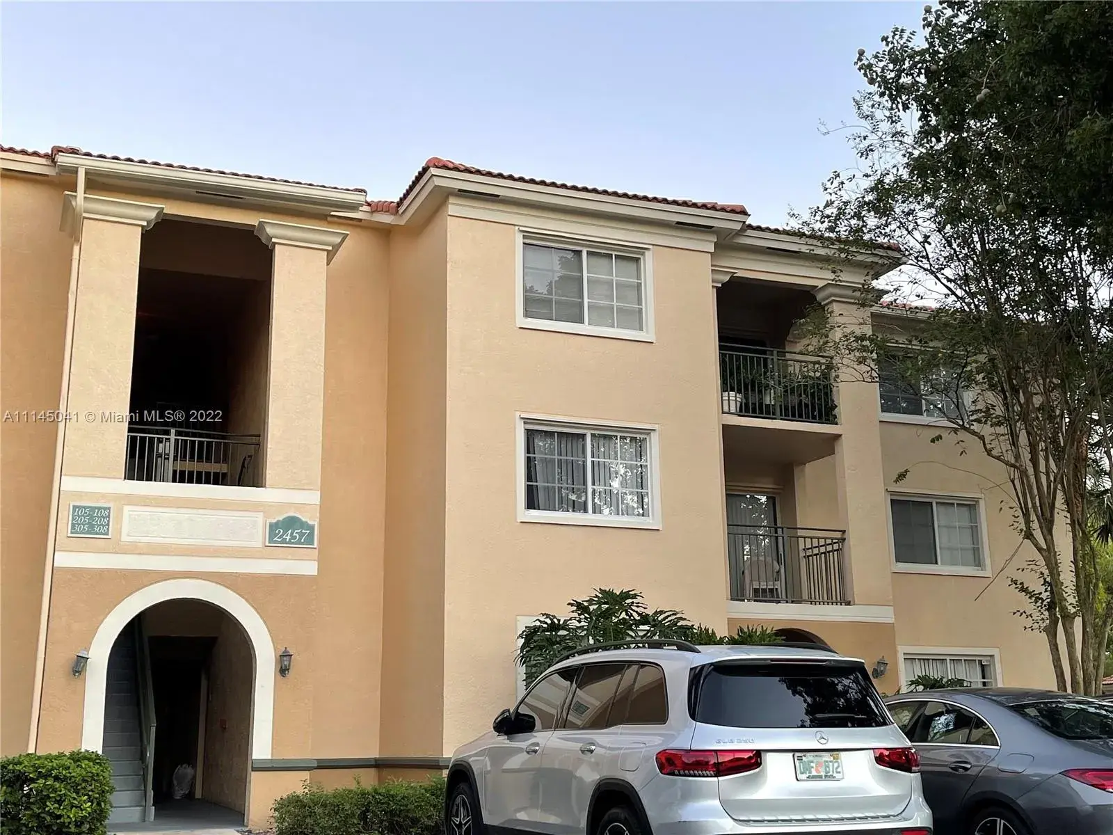 2457 Centergate Dr # 207, Miramar FL 33025