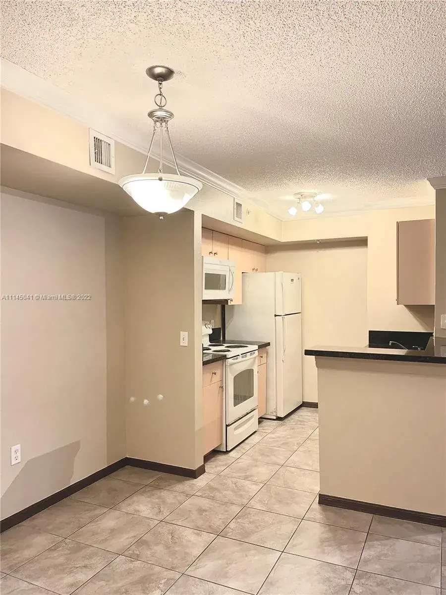 2457 Centergate Dr # 207, Miramar FL 33025
