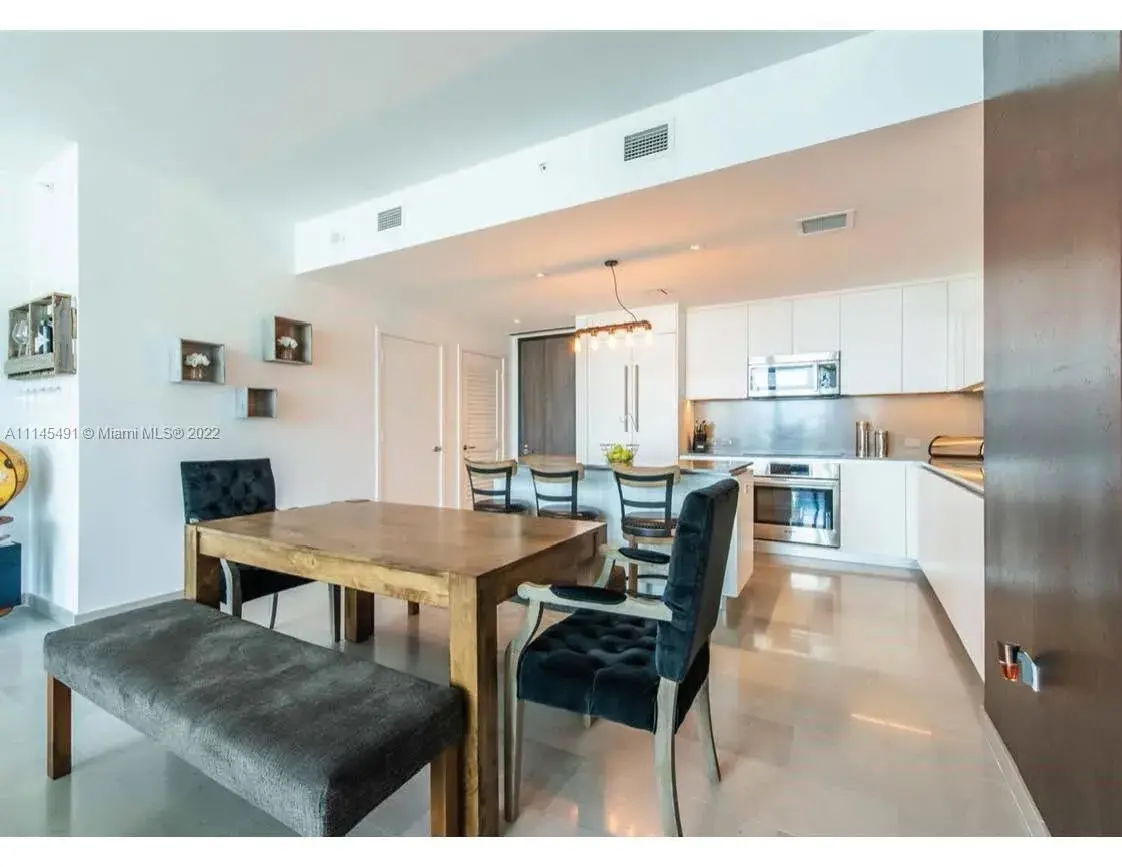 88 SW 7th St # 3707, Miami FL 33130