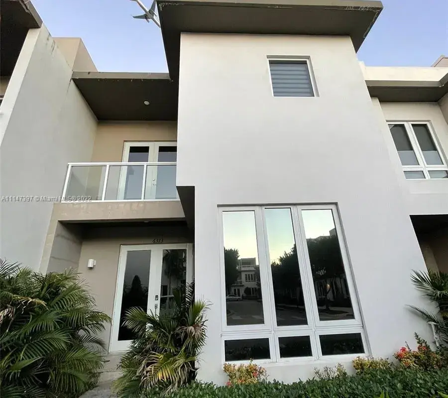 6313 NW 105th Ct, Doral FL 33178