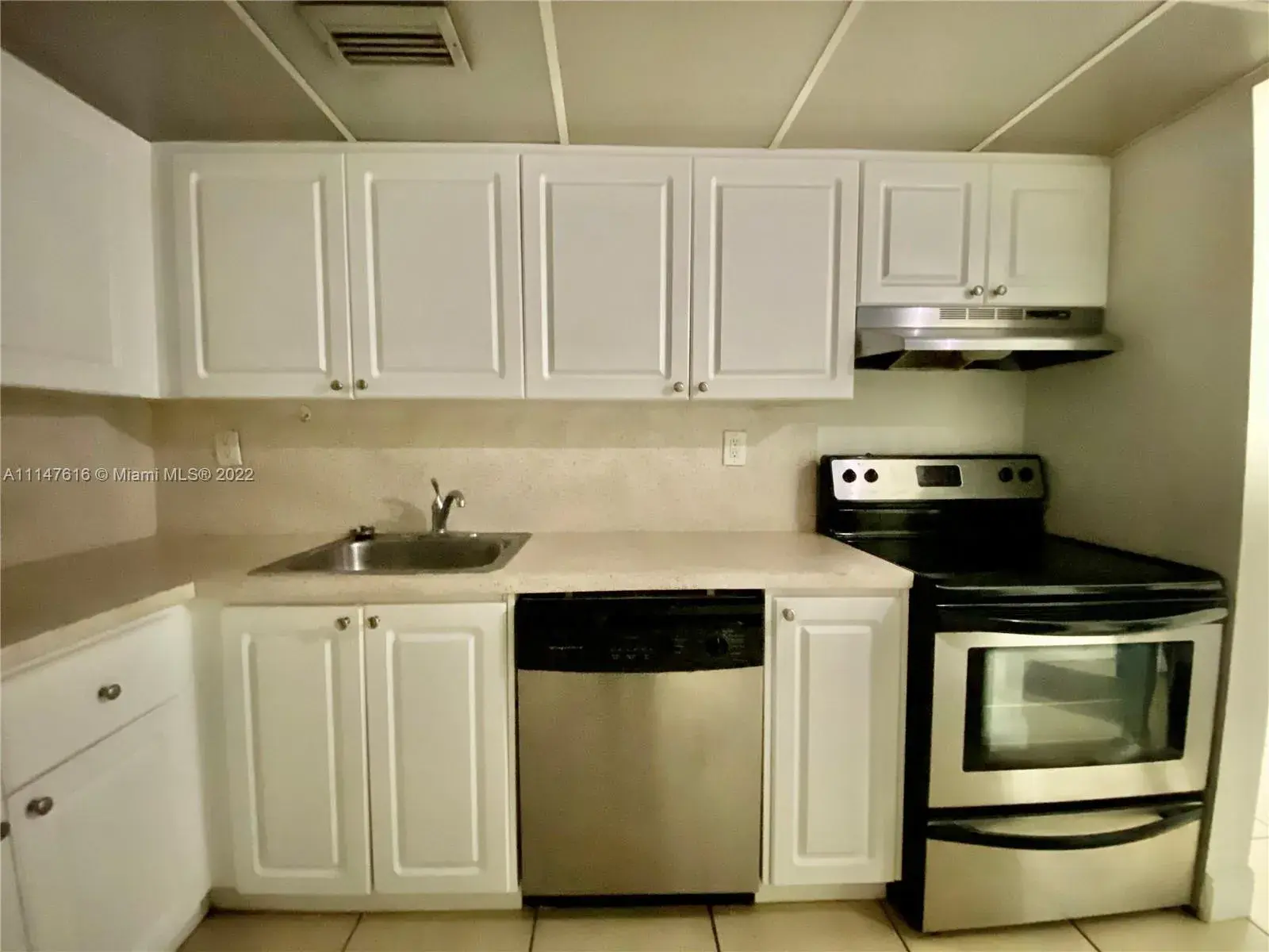1 bedroom 1 bath Residential Lease for rent at 1805 Sans Souci Blvd # 419, North Miami FL 33181